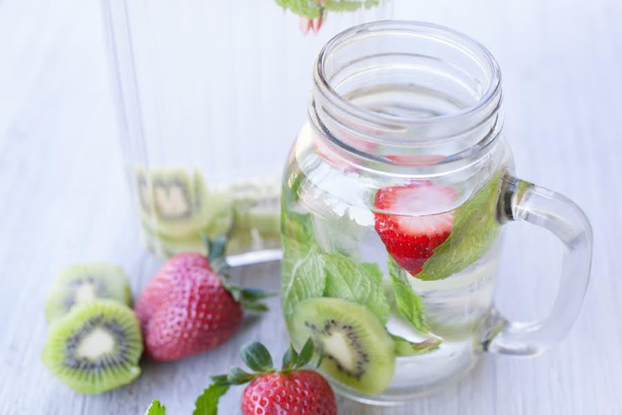 Strawberry, Kiwi & Mint fruit infused water